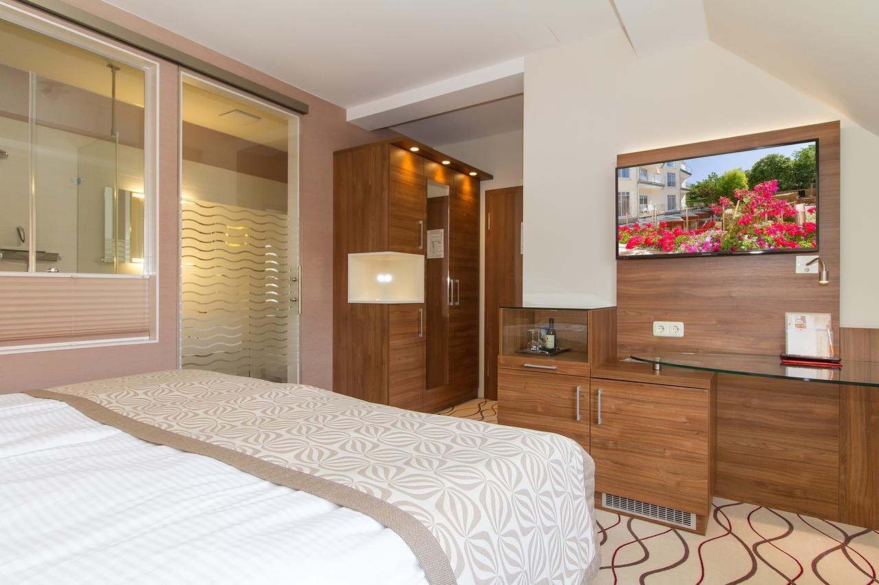 Hotel Am Strand Ostseebad Kühlungsborn Buitenkant foto